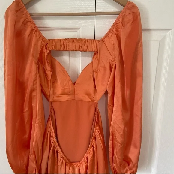 Hello Molly NWT Satin Open Back Cut Out Long Sleeve Orange Mini Dress Medium - Picture 7 of 12